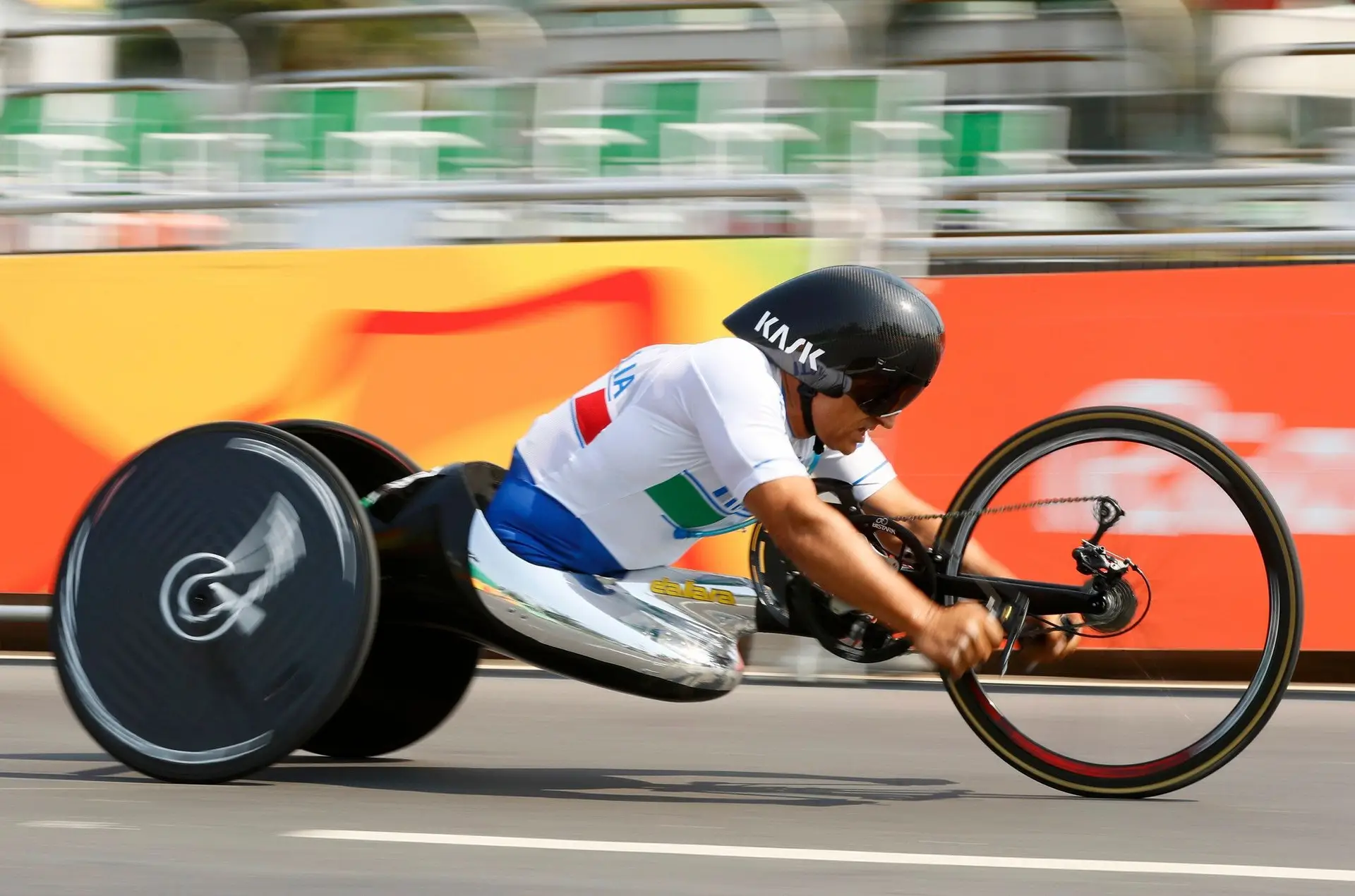 Morreu Alex Zanardi, antigo piloto de Fórmula 1 e campeão paralímpico, aos 59 anos