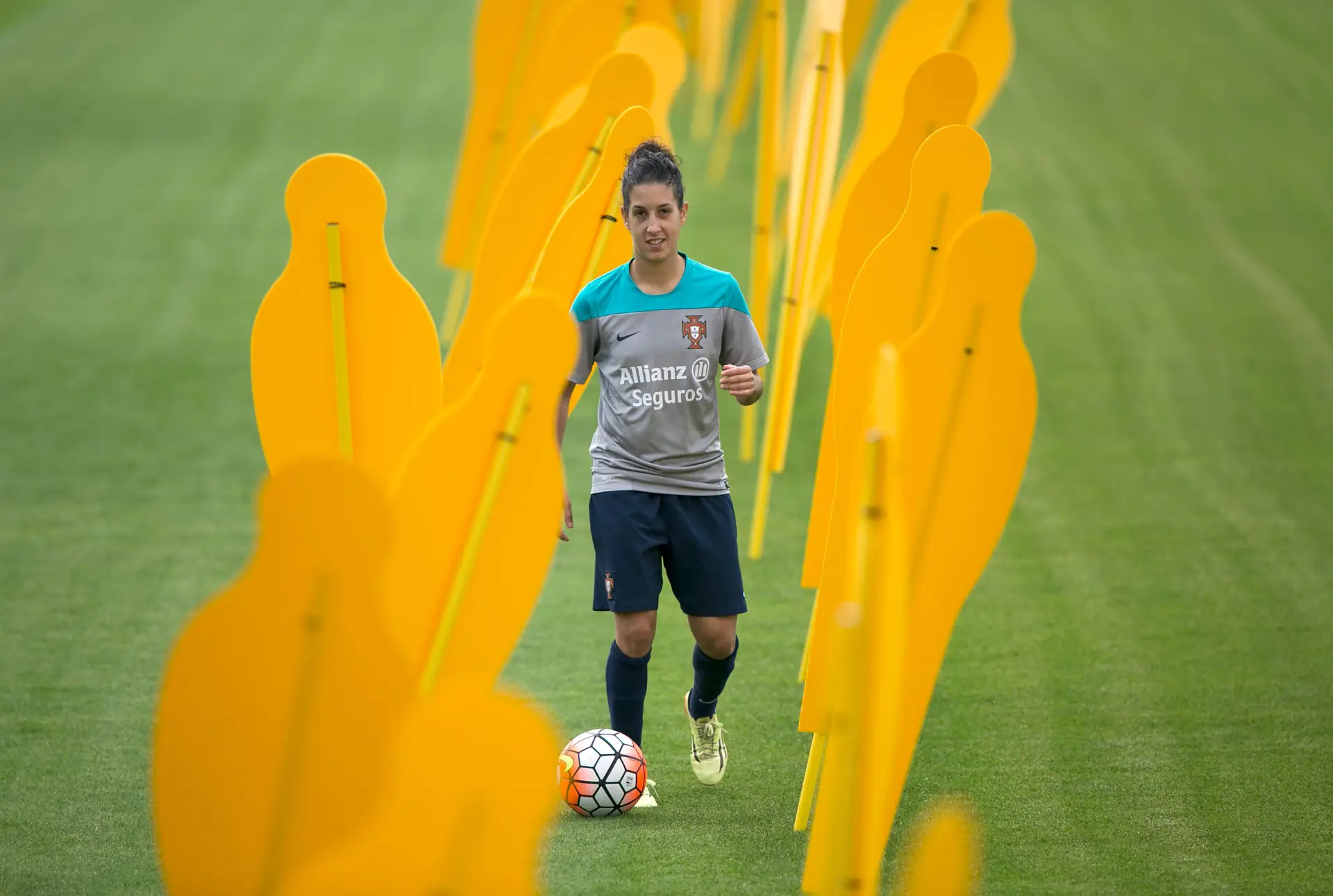 Cláudia Neto, 28 anos, no estágio de preparação da seleção feminina na Cidade do Futebol