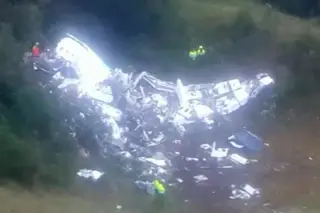 Tragédia na Colômbia: as primeiras imagens do local onde o avião caiu