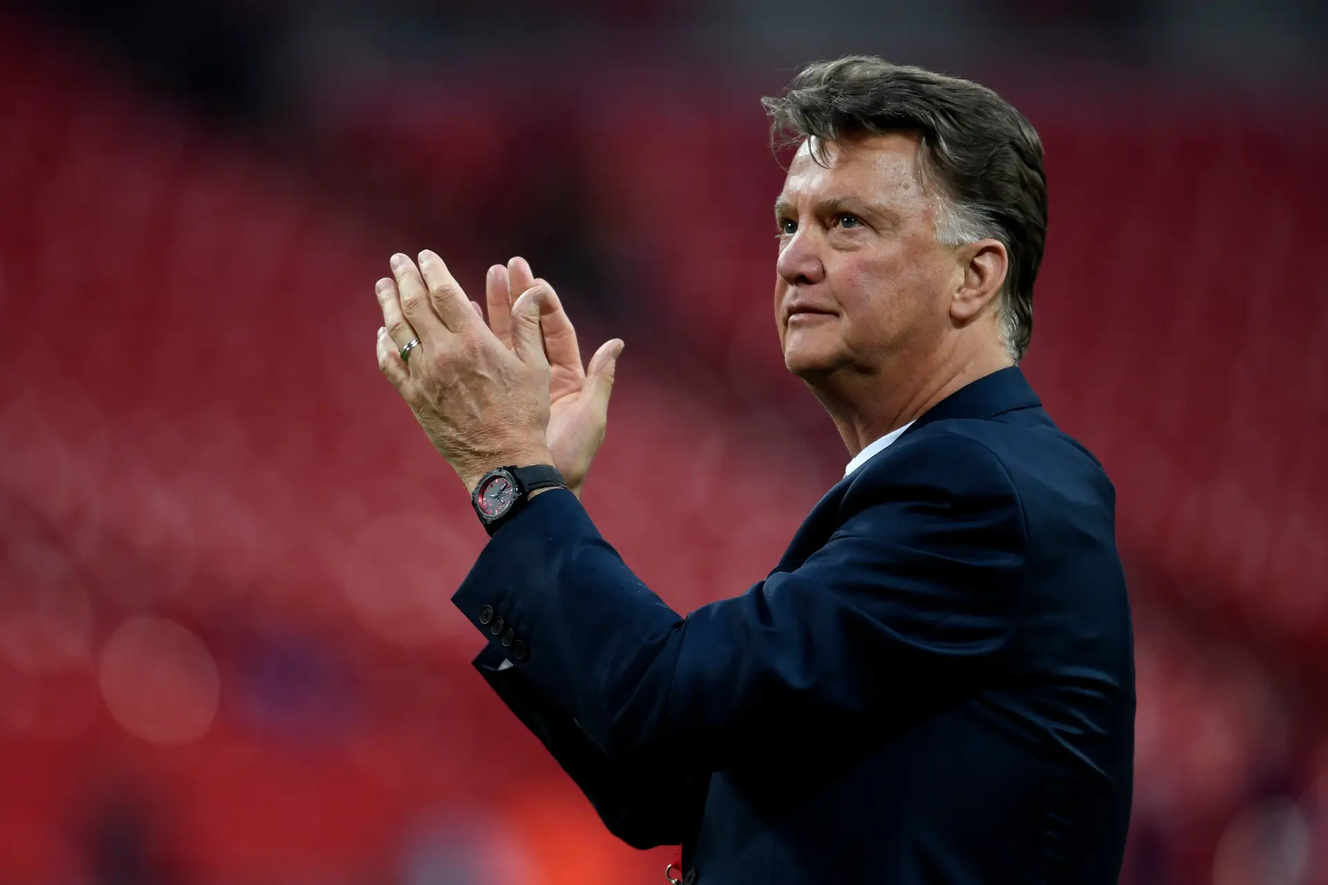 Emocional, arrogante, tirano e um dos melhores do mundo - chega ao fim a carreira de Louis van Gaal