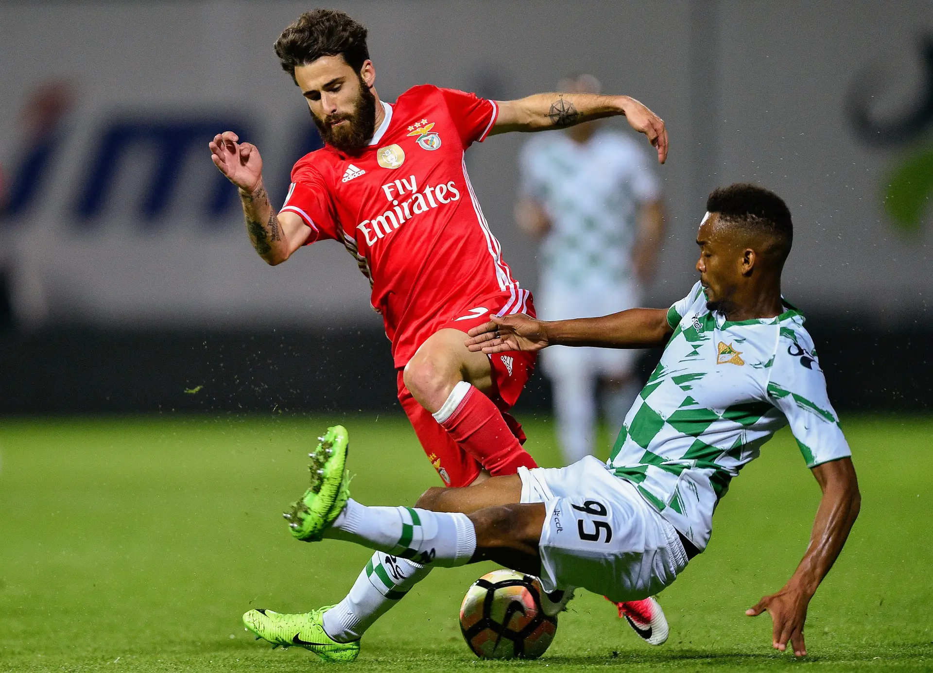 Benfica volta a emperrar, agora em Moreira de Cónegos