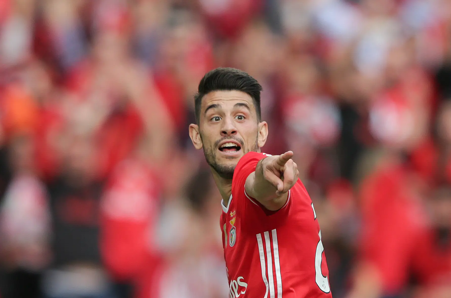 Pizzi: “O que se fala extra futebol e extra campo não é para aqui chamado”