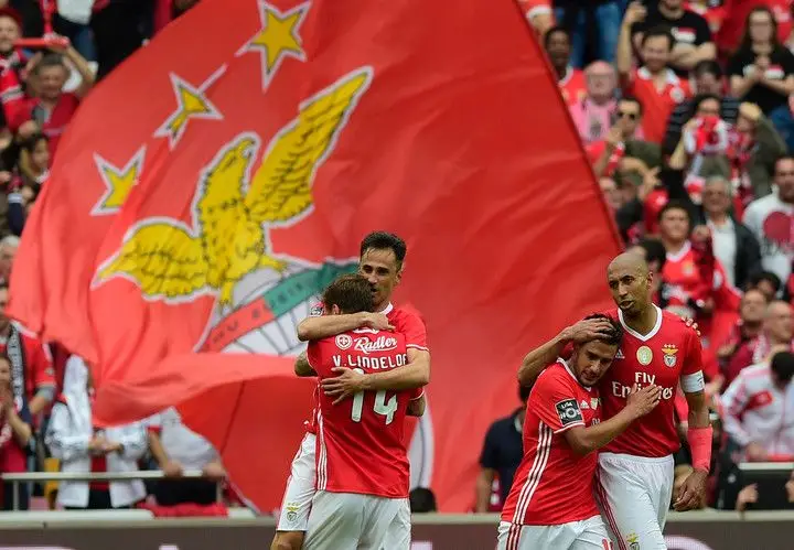 Está ali Jonas a abraçar Lindelöf, mas não está nesta foto o homem que Gabriel Alves considera ter sido o mais importante do Benfica esta temporada 