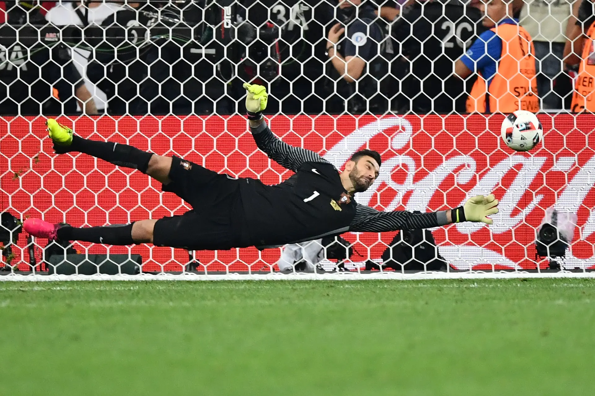Um ano depois, o que andam a fazer os campeões da Europa? (Parte I, os guarda-redes)