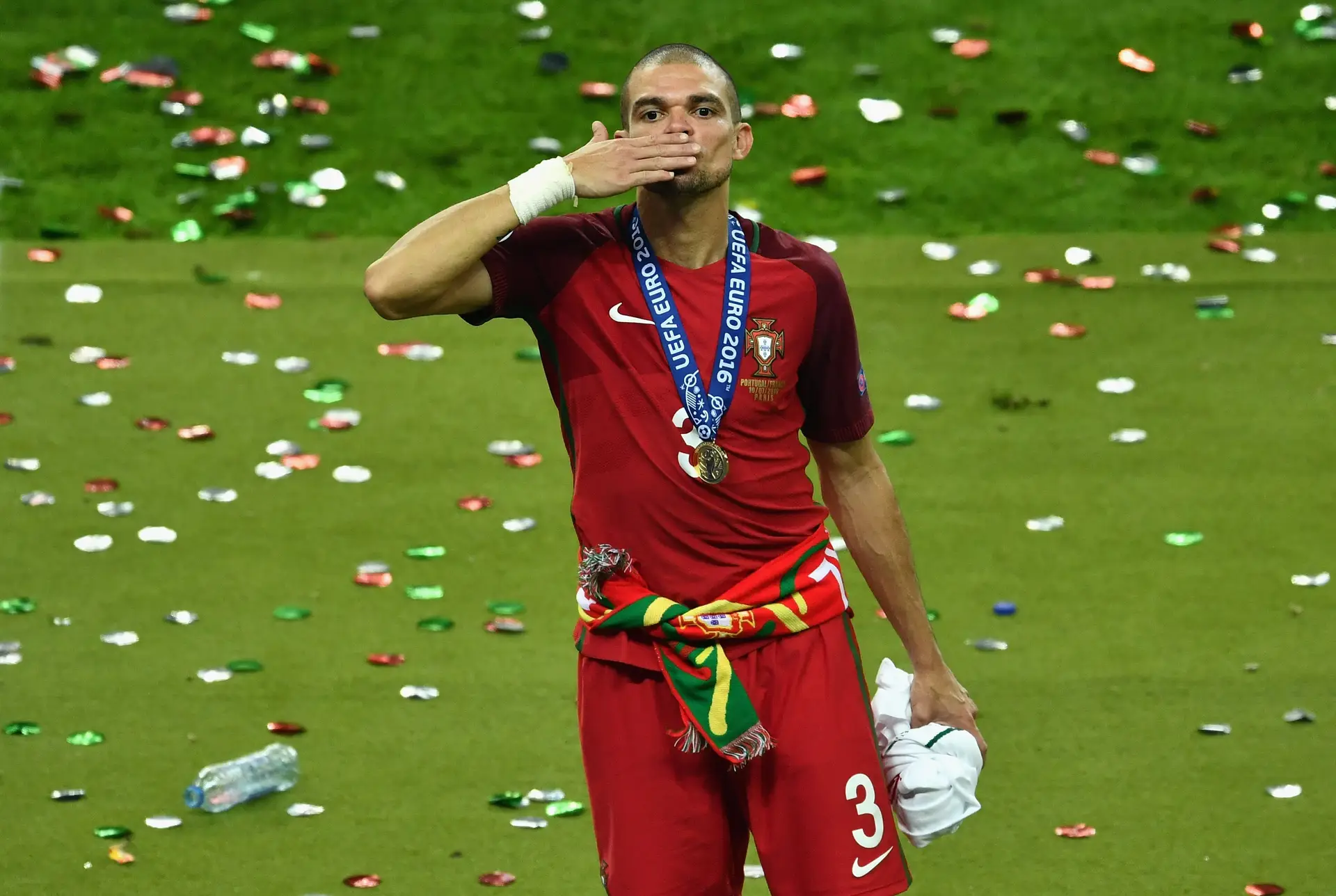 Um ano depois, o que andam a fazer os campeões da Europa? (Parte II, os defesas)
