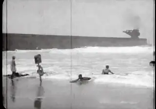 Inéditos. Praia de Matosinhos, 1927, provavelmente a primeira vez que um tipo de surf aconteceu em Portugal 