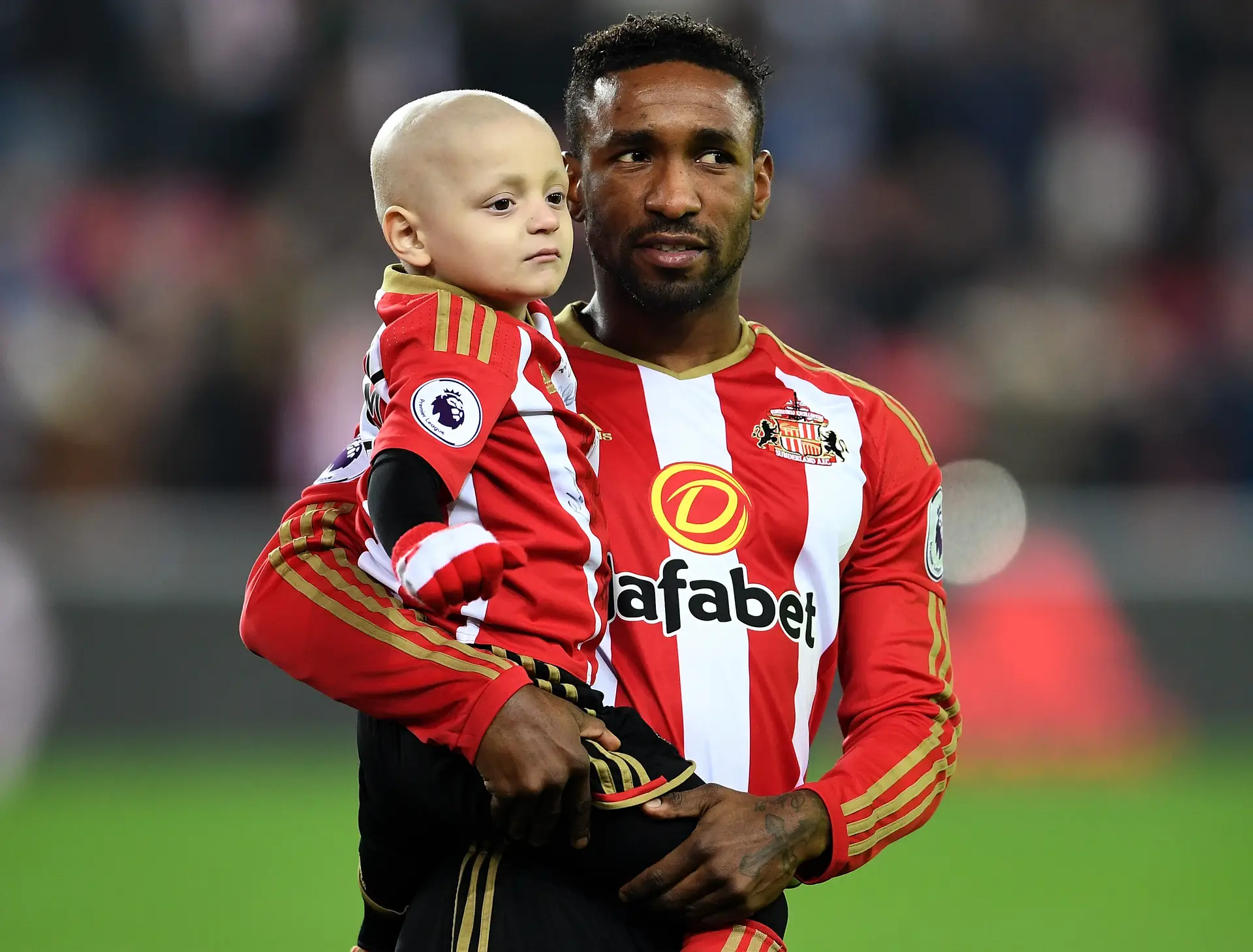 Polícia investiga adeptos do Sheffield Wednesday que terão feito pouco de Bradley, o pequeno amigo de Defoe que morreu com cancro em 2017