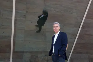 Luís Castro: “Então eu tiro um jogador porque ele não está a render e ele é que se chateia comigo? A mim é que me apetece partir-vos todos”