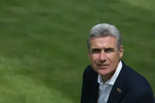 Antes de começar a carreira de treinador, no Águeda, onde terminou a carreira de jogador, Luís Castro representou o Vieirense, o União de Leiria, o Vitória de Guimarães, o Elvas e o Fafe