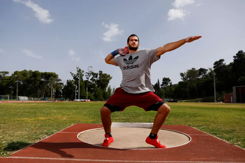 Tribuna Expresso Grandes Jogos Detestava Desporto Nao Podiam Por Me A Correr Que Eu Quase Chorava Chegava Sempre Em Ultimo E Recebia Aquela Medalha De Lata