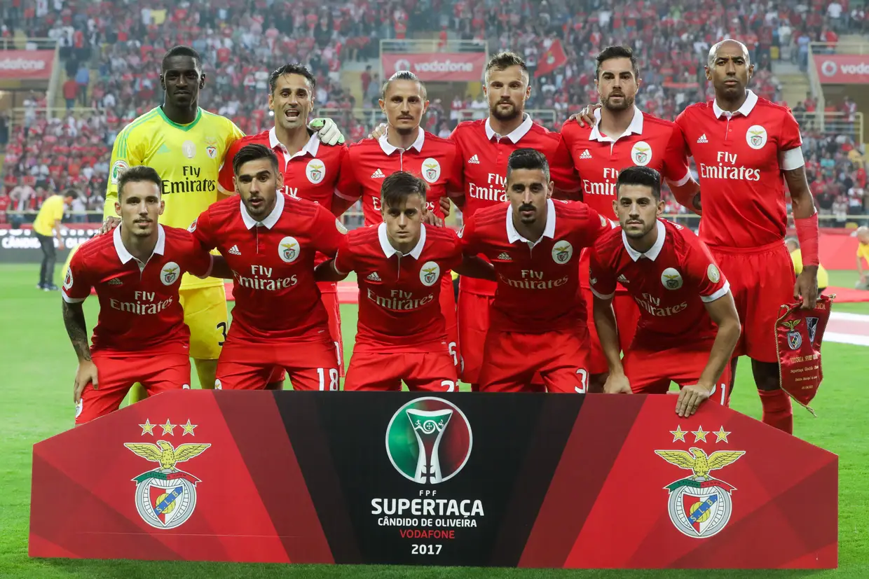 Tribuna Expresso | Benfica derrota Guimarães e conquista a ...