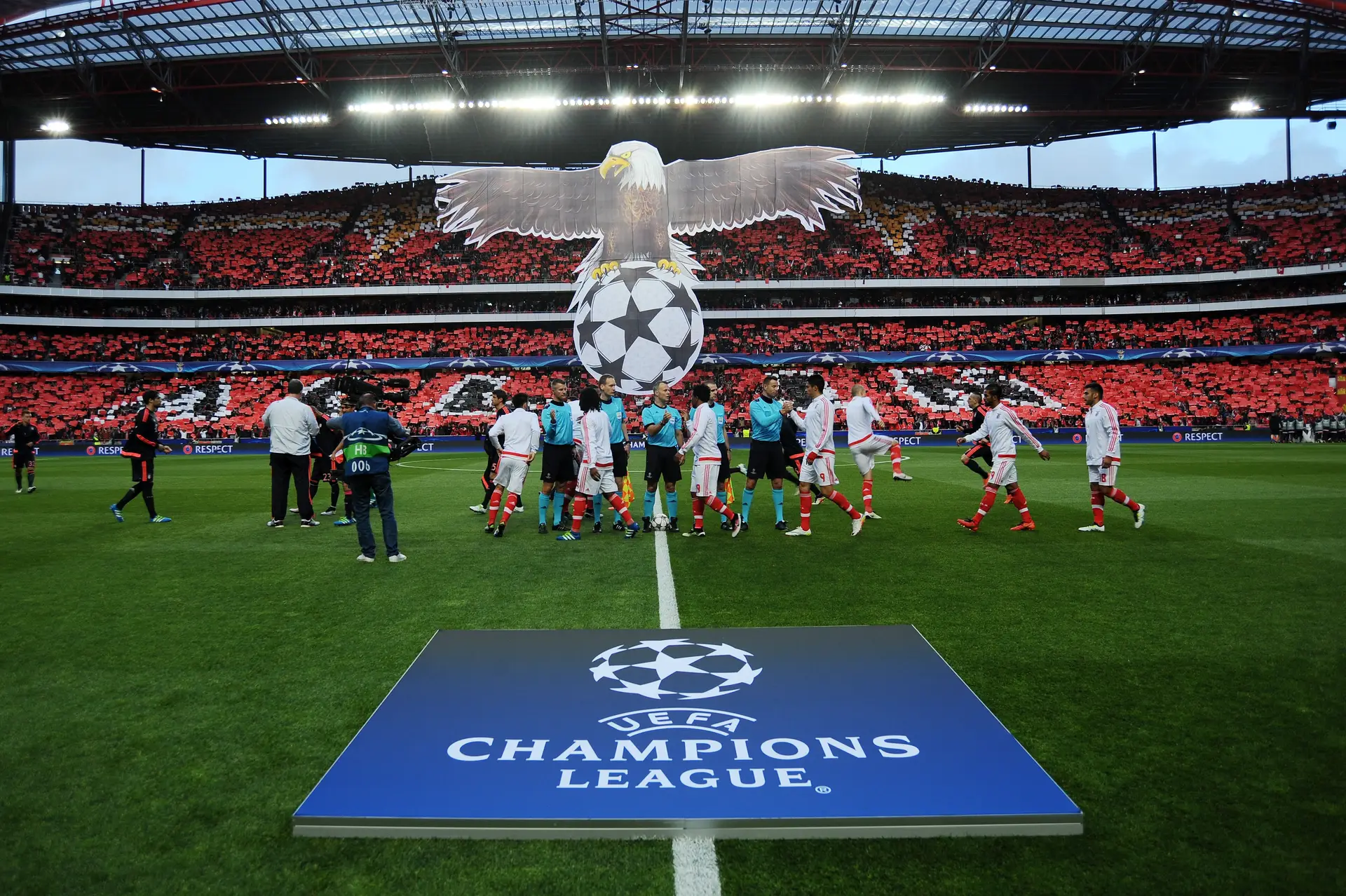 Decisões da Champions jogam-se no Dragão. FC Porto já prepara