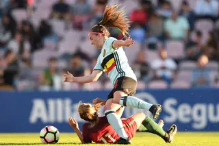 Seleção feminina começa qualificação para o Mundial com uma derrota
