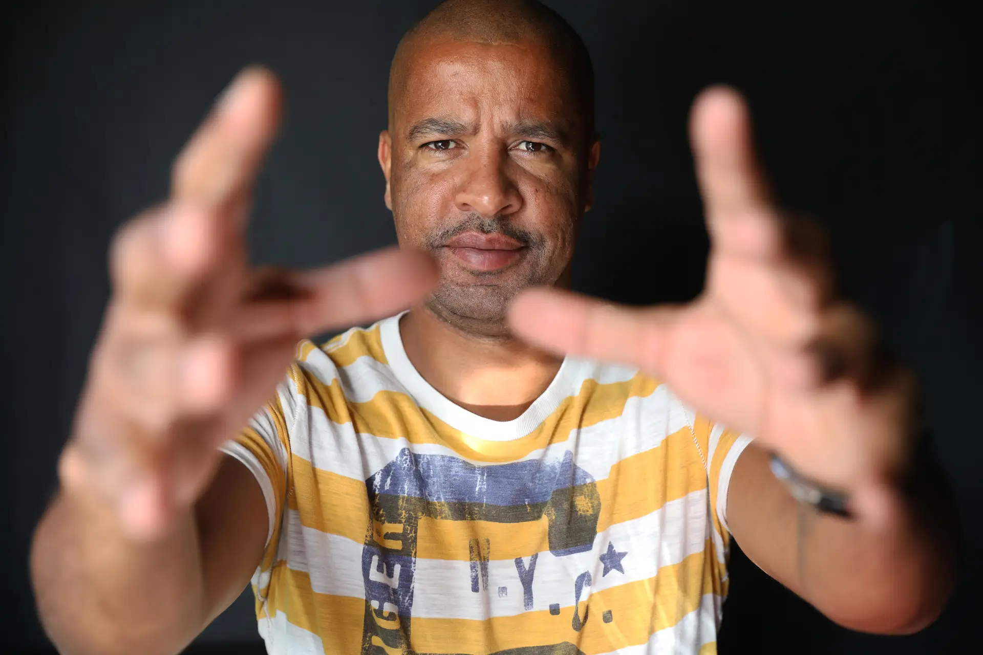 Chainho: “Sempre me safei. Em miúdo, ia à Feira da Ladra regatear e vender coisas das minhas vizinhas que precisavam de dinheiro”