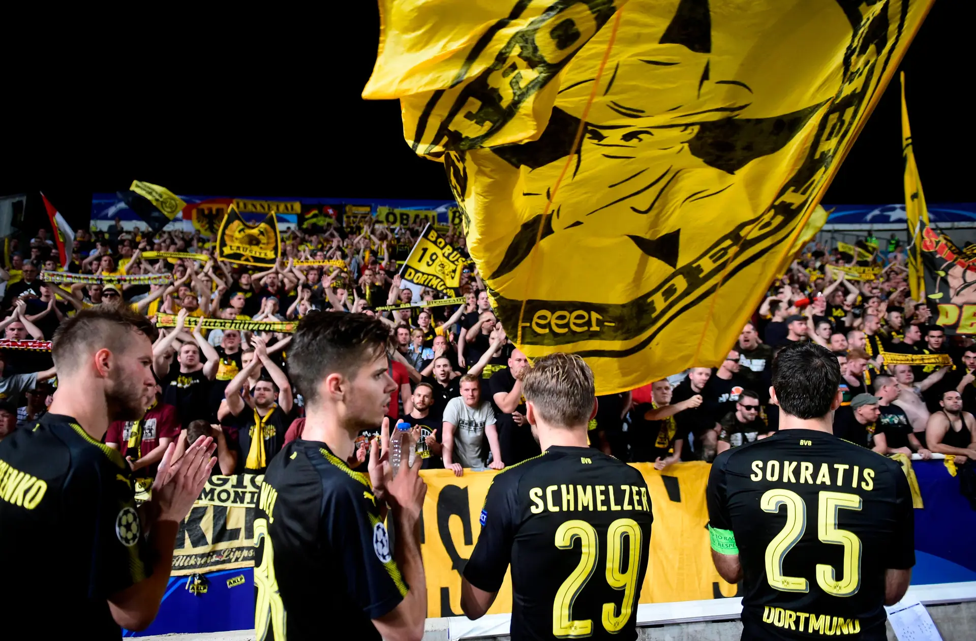 E se a ideia pegasse cá? Adeptos do Dortmund anunciam boicote a jogos à segunda-feira