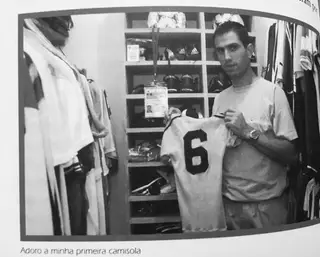 Pauleta com a sua primeira camisola da Comunidade Jovens de S. Pedro