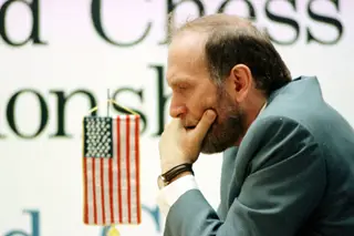 Compreender o prodigioso Bobby Fischer continua a ser um exercício complexo e inútil: o homem a quem apenas o xadrez mantinha são