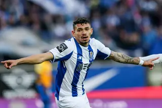 O primeiro golo do FC Porto é ilegal ou não? Duarte Gomes explica