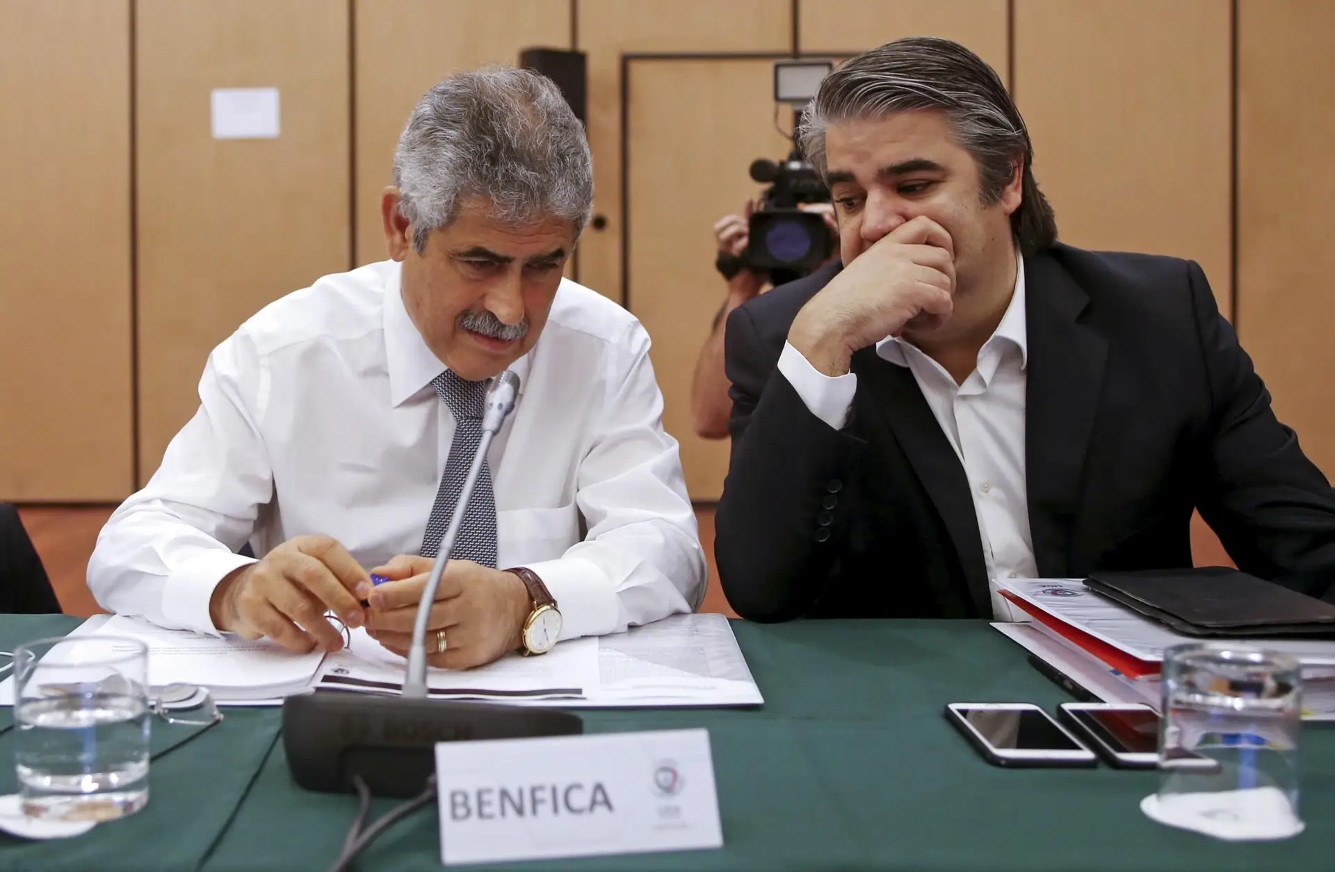 As claques do Benfica não existem, o clube não tem nada que ver com o sr. Paulo Gonçalves e a esperteza tem limites