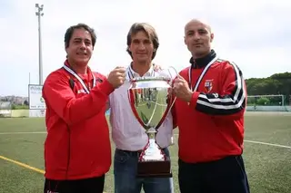 Já como treinador, Andrade, no centro, foi campeão pelo Odivelas