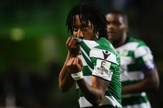 Socos no peito, agressões com cintos, receio pela vida e chapadas: o que disseram à GNR os jogadores do Sporting que acabam de rescindir