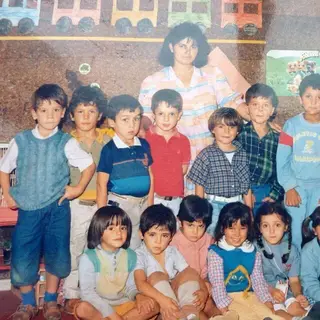 Cândido Costa, o primeiro em pé à esquerda, com a turma da escola primária