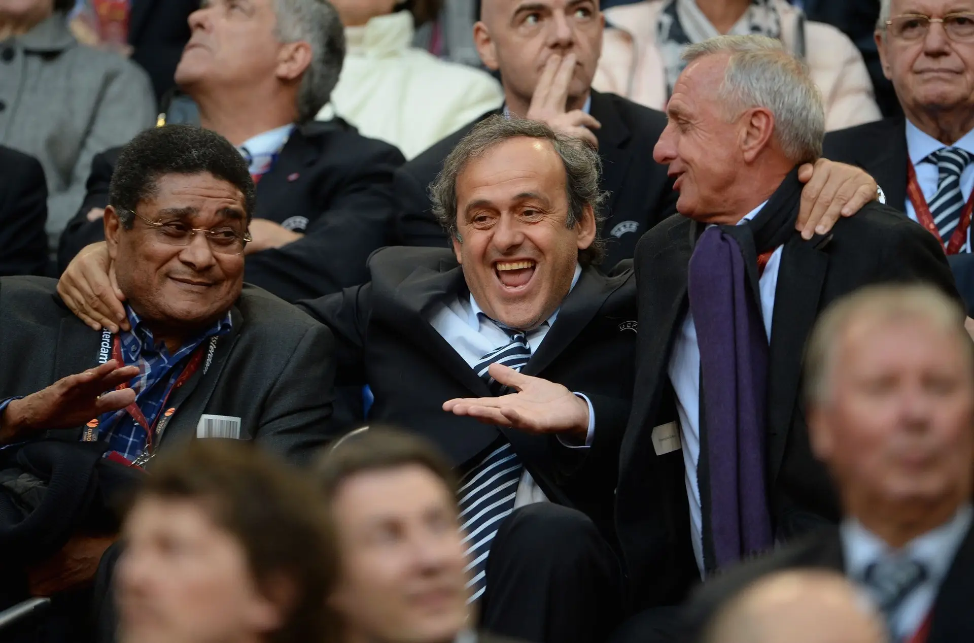 Michel Platini detido em França por suspeitas de corrupção. Ligação a Sarkozy sob investigação