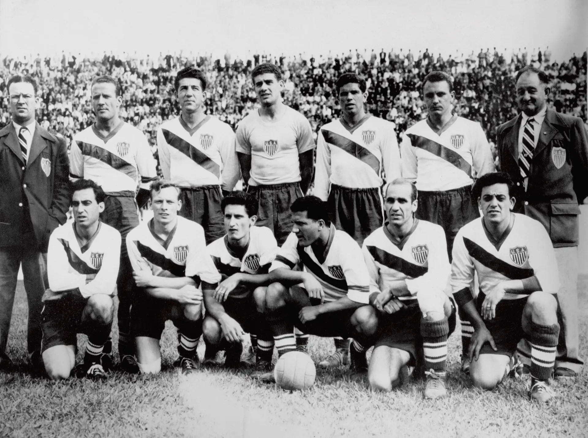 A equipa dos EUA que provocou um dos maiores choques da história dos mundiais ao vencer a Inglaterra por 1-0