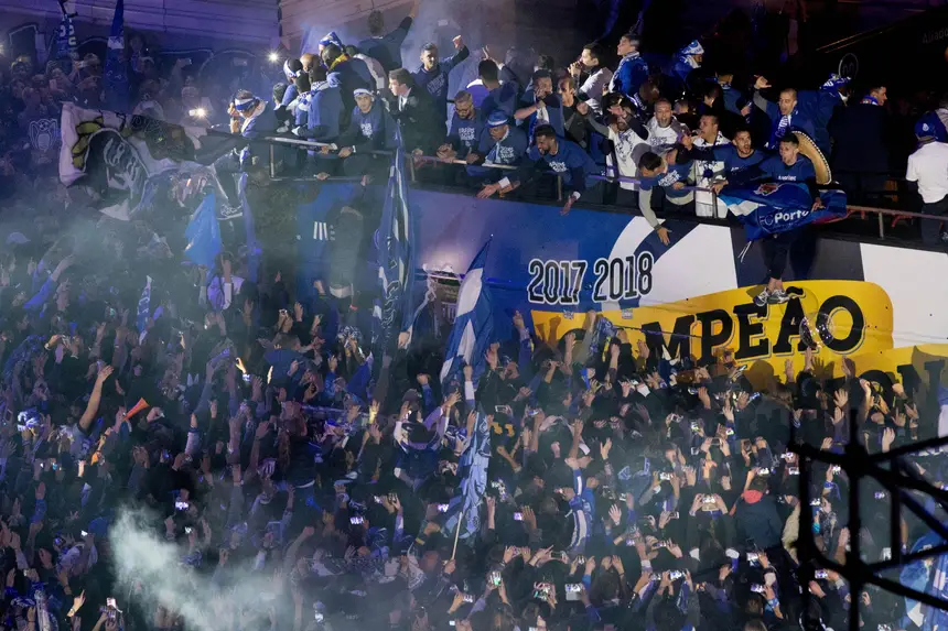 Tribuna Expresso Grandes Jogos O Fc Porto Pode Ser Campeao Ja Esta 5 ª Feira E A Dgs Pede Evitem Ajuntamentos E Tenham Sempre Atencao Ao Uso De Mascara