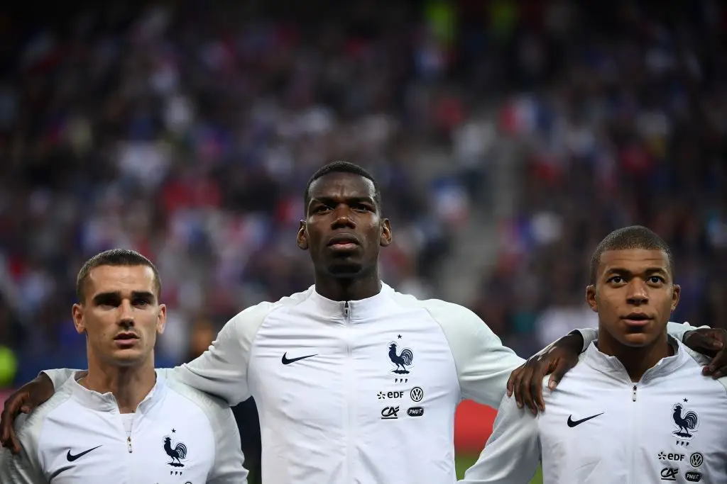 Um trio de 'bleus' que impressiona: Antoine Griezmann, Paul Pogba e Kylian Mbappé