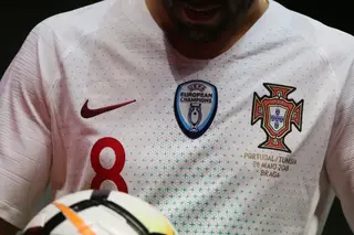 Passem a outro e não ao mesmo: a Declaração Universal dos Direitos Humanos, versão Mundial (por Um Azar do Kralj)