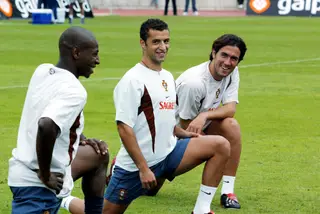Hugo Viana, à direita, num treino da seleção, com Luis Boa Morte e Simão Sabrosa