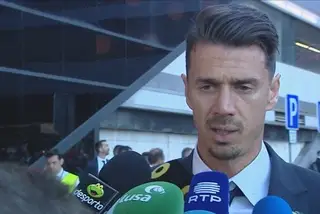 A dedicação de José Fonte: “Se o treinador precisar de mim para limpar as botas, eu venho cá limpar as botas”