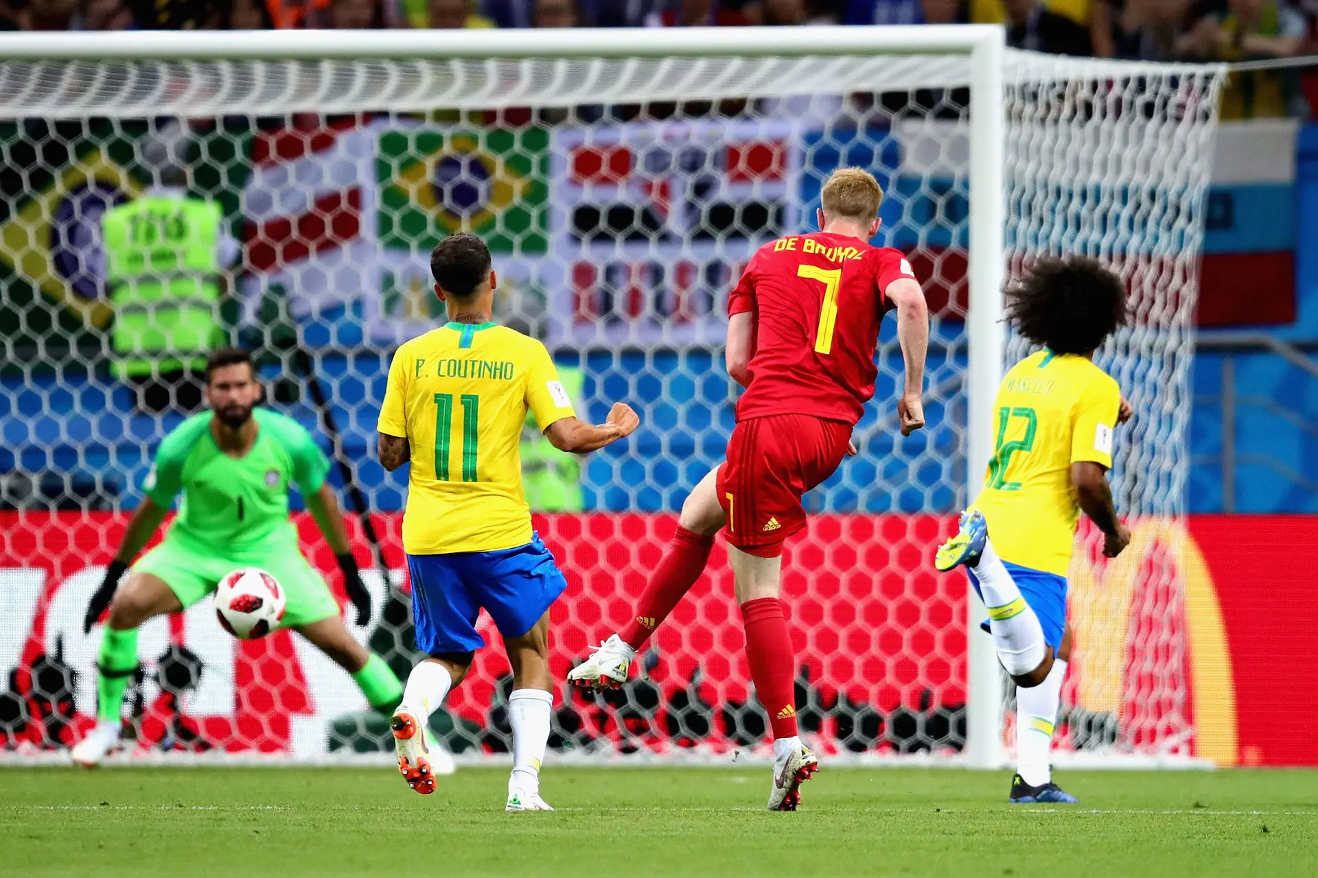 Kevin De Bruyne, o falso 9 da Bélgica, marcou o segundo golo do jogo
