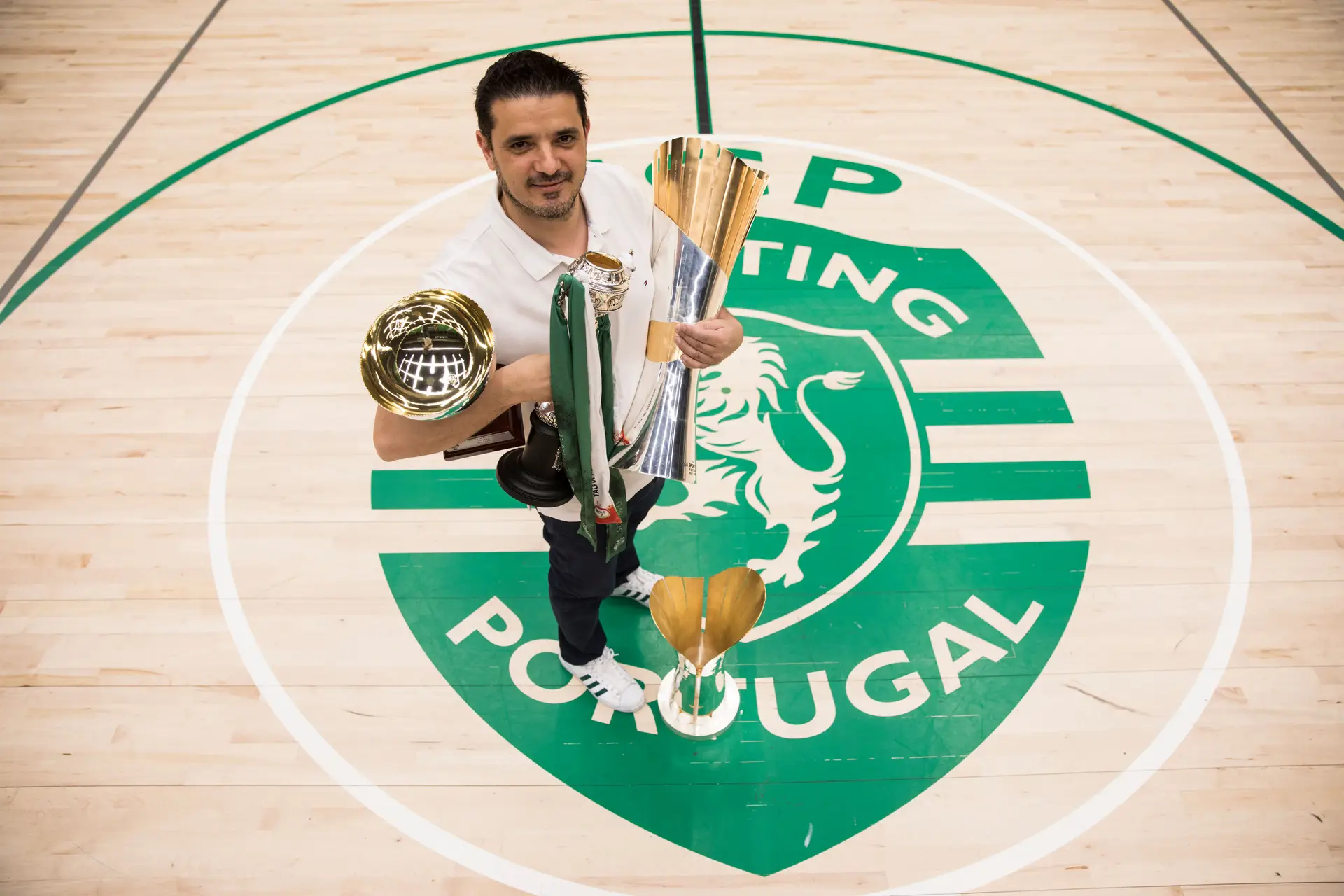 Aqui Acontece - Futsal: Ferrão é eleito o melhor jogador do mundo pela  terceira vez consecutiva