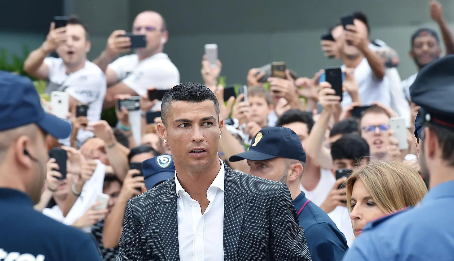 Cristiano Ronaldo em uma bicicleta extraordinária contra a Juventus.  Champions 2017/18.