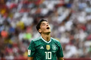 Chegou ao fim a estranha carreira de Mesut Özil