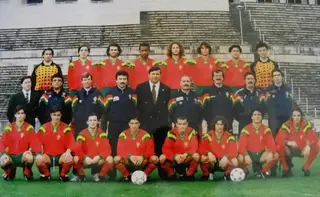 A seleção campeã da Europa de sub-18, com José Soares ao centro na fila de trás