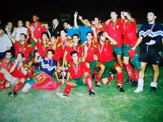 José Soares, o 5º em pé a contar da esquerda, com a equipa com que foi campeão da Europa de sub-18, em Espanha