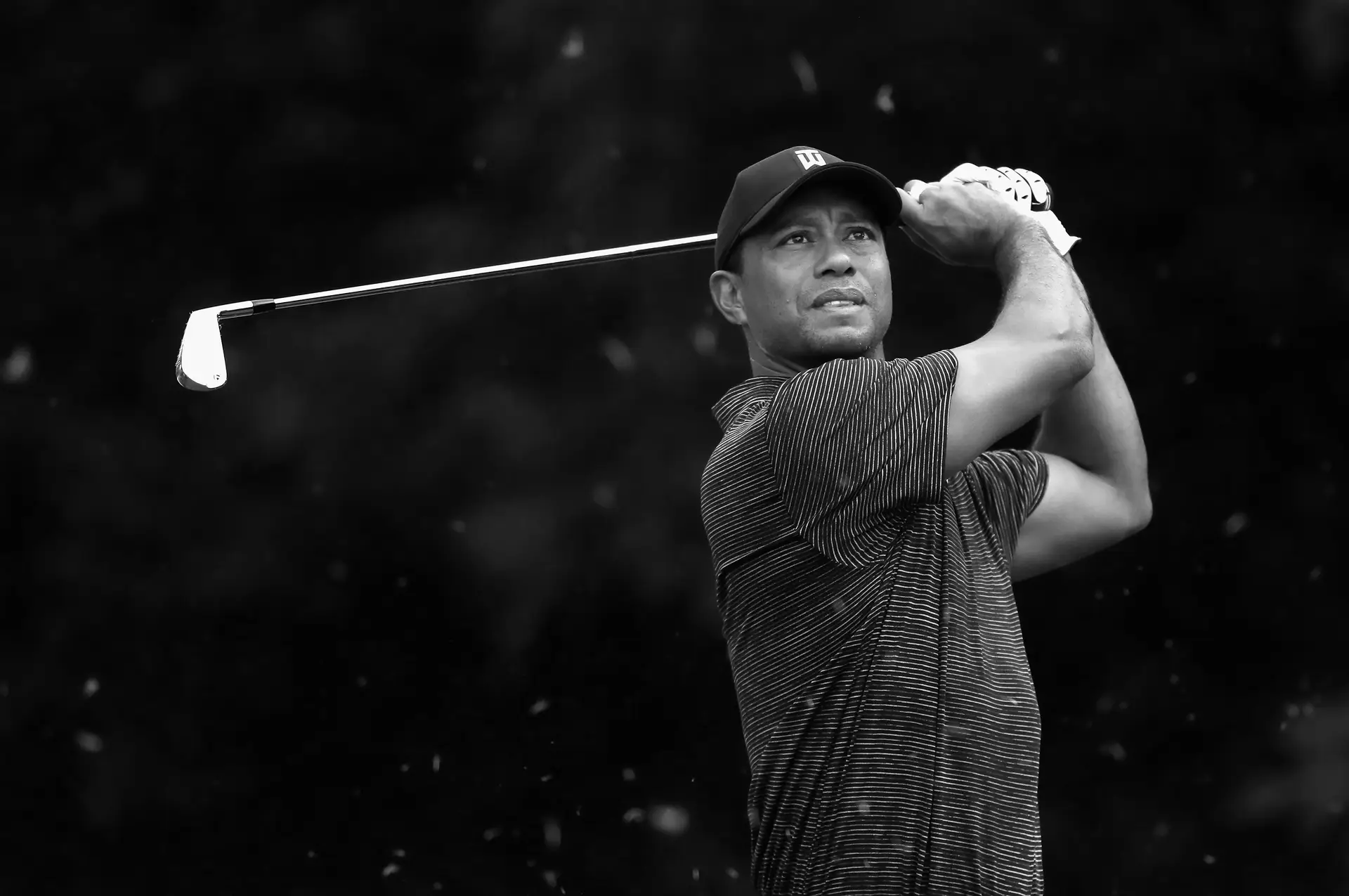 O “triunfo mágico” de Tiger Woods no regresso aos campos