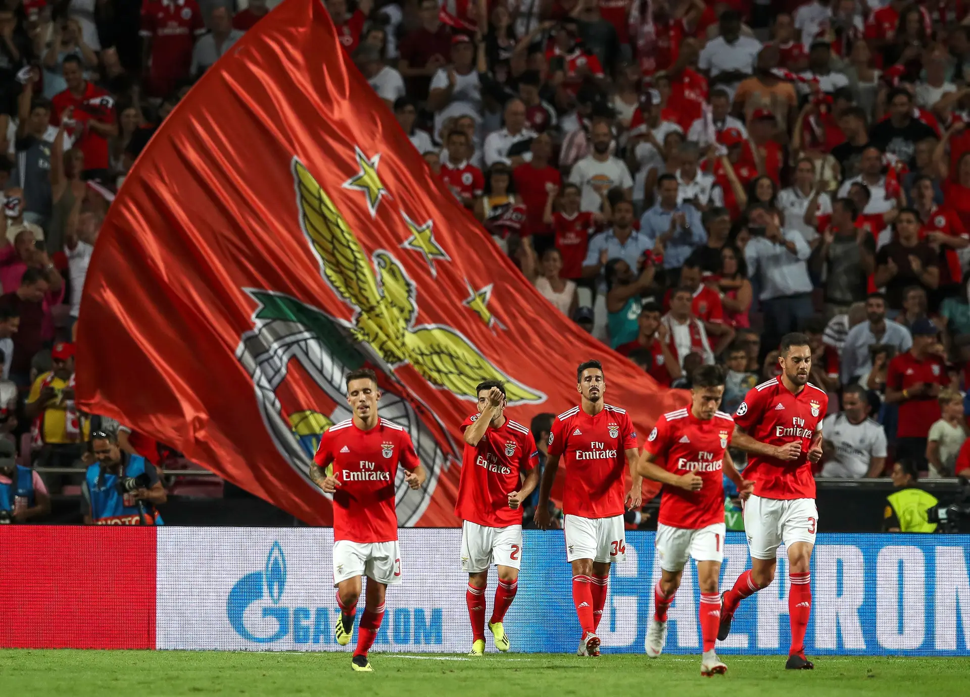 Quer ver todos os jogos do Benfica esta época? Vai custar-lhe uma pipa de massa
