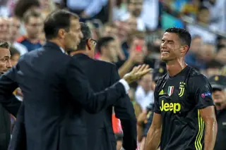 Um cartão vermelho, uma expulsão e as lágrimas de Cristiano Ronaldo