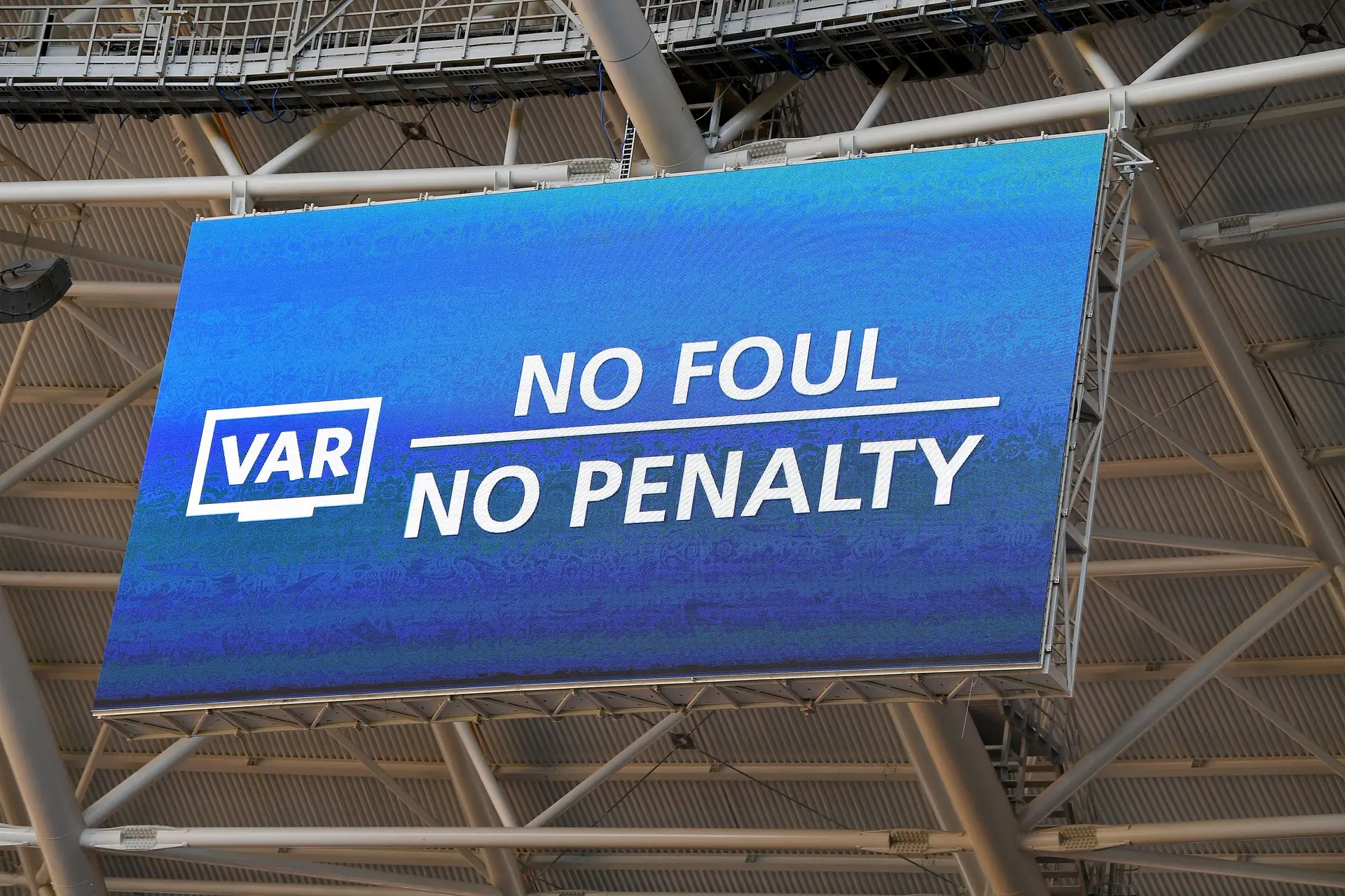 Este ano, o VAR já registou 534 incidentes e reverteu 95% das decisões nos 43 lances analisados