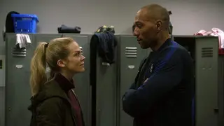 A série noruguesa "Jogar em casa" ("Heimebane", no original), que conta com o ex-internacional John Carew, está a ser transmitida em Portugal pela RTP2 (de 2ª a 6ª feira, às 22h10)