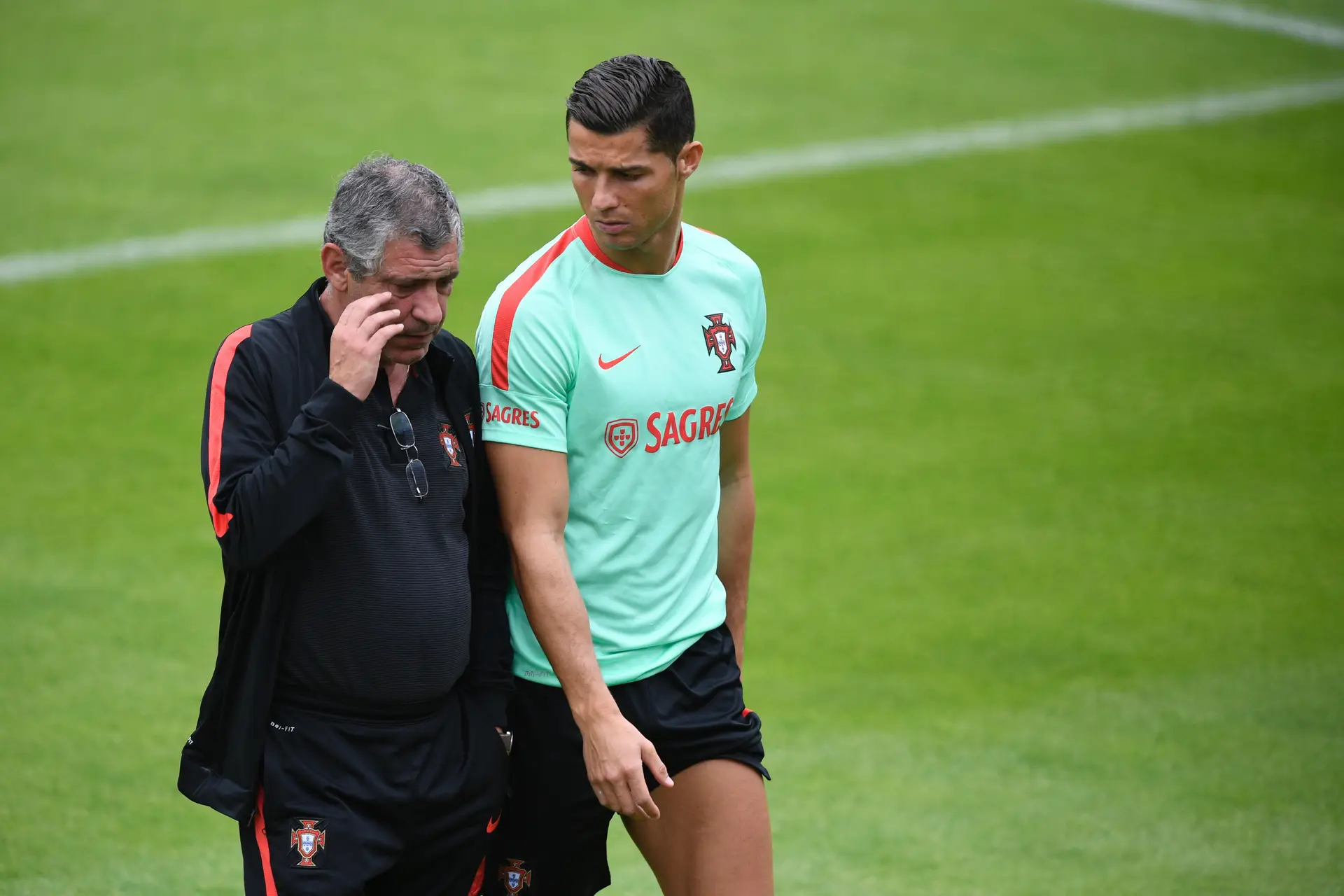 Fernando Santos não fala com Cristiano Ronaldo desde o Mundial: “No dia em que o telefone tocar, ele sabe que eu estou cá”