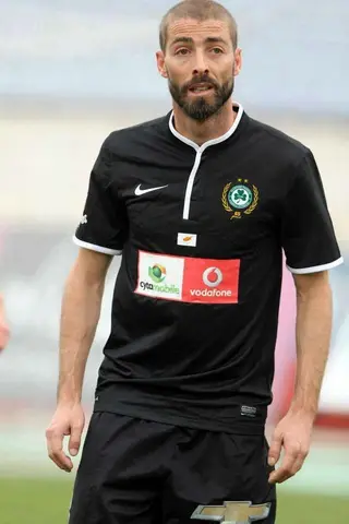 Ricardo Fernandes com o equipamento do Omonia