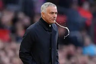 Alguém deu o onze do United e Mourinho começou a operação “caça ao bufo”