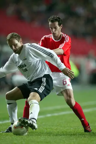 Petit já com a camisola do Benfica, num jogo com o Rosenborg