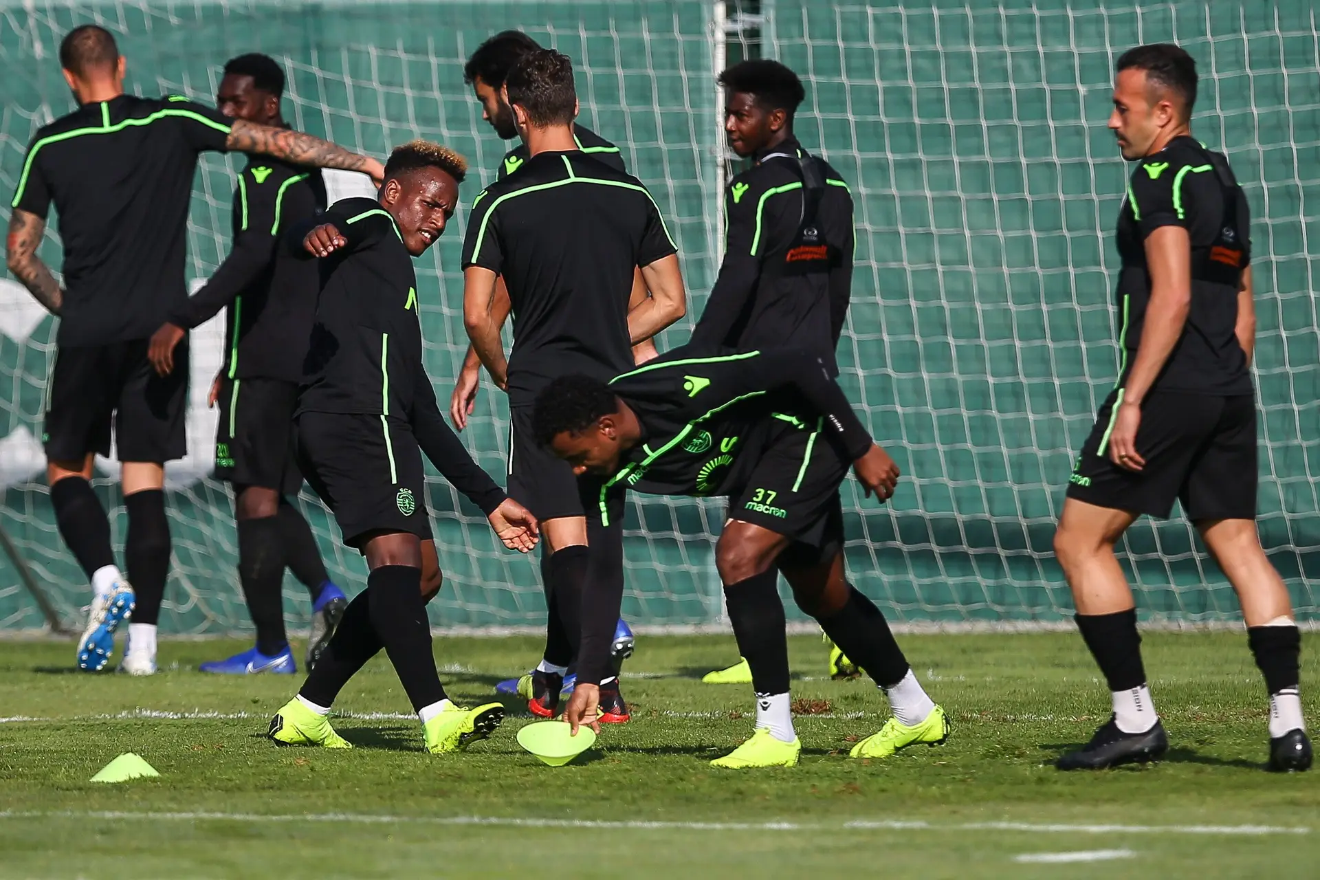 Peseiro dá descanso a Renan, Mathieu, Acuña e Battaglia