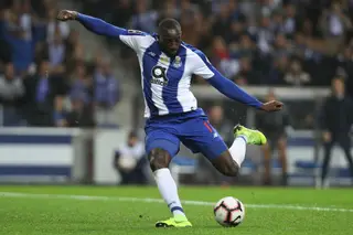 Vídeo: Foi este lance que levou à expulsão de Tapsoba no minuto 1 do FC Porto - V. Guimarães